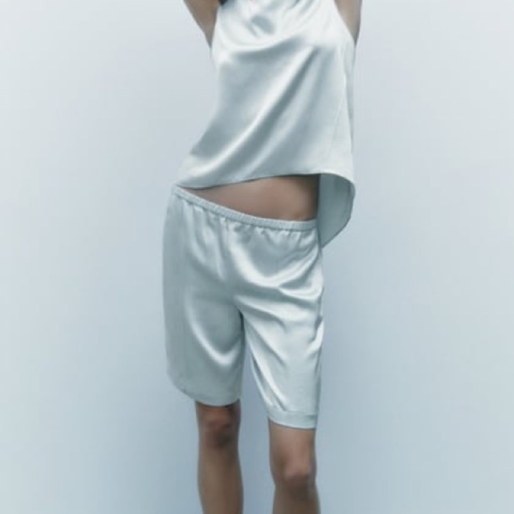 Satin effect Bermuda shorts